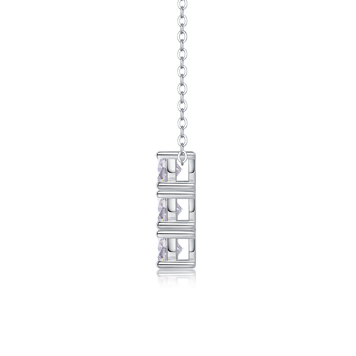Grand Round - A Fashionable And Luxurious Diamond Jewelry Piece Set With 0.5-carat And 0.3-carat Moissan Diamonds, S925 Sterling Silver And Platinum-plated Pendant